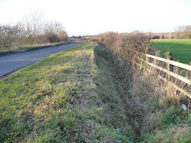 Dry Ditch Alongside King's Cliffe Road © Christine Johnstone Cc-by-sa 2 