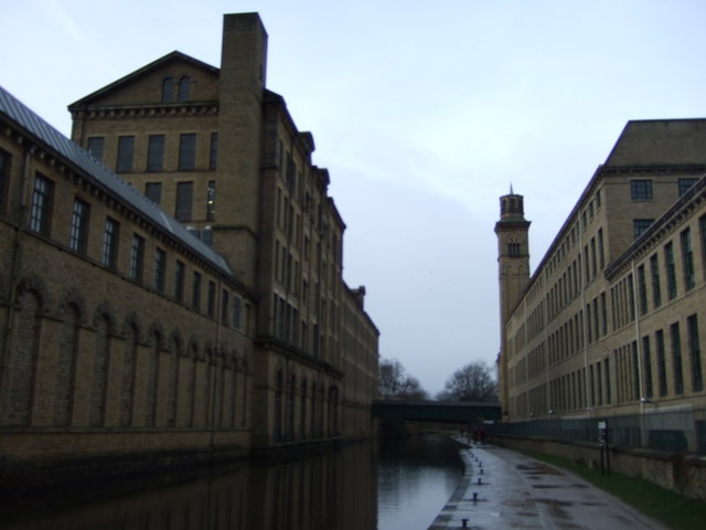 Leeds and Liverpool Canal, Salt's Mill