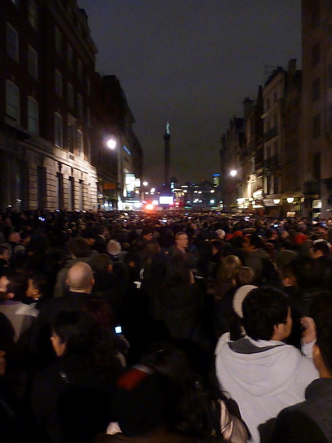 London: New Year crowds approach Trafalgar Square