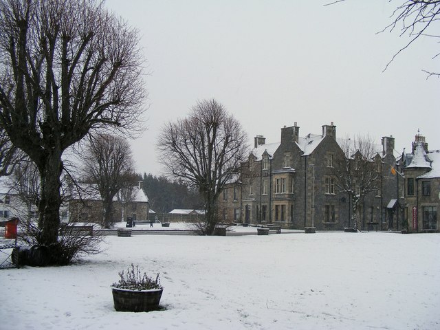 Tomintoul Square