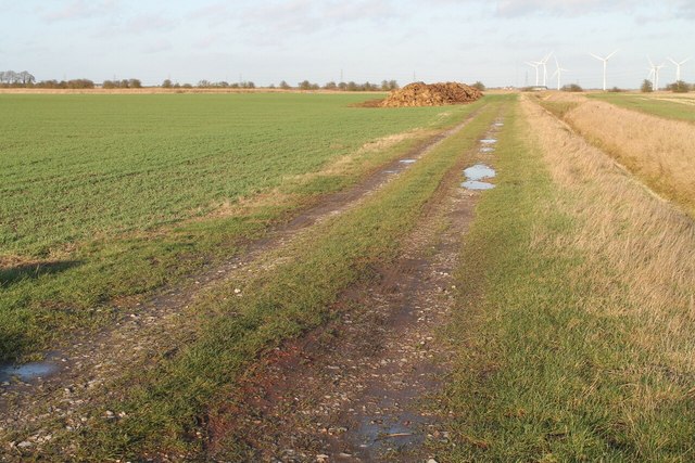 Farm track and Manure heap, Donington Westdale