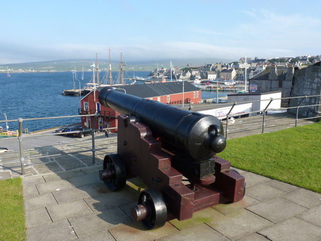 Lerwick: cannon overlooking the harbour