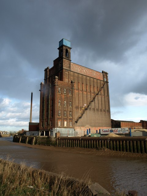British Extracting Company Silo and Receiving House, Hull