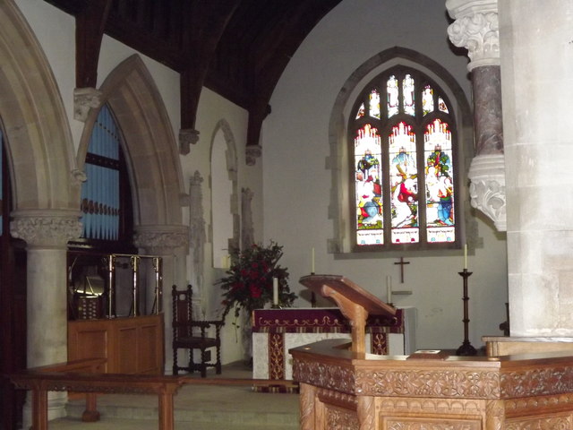 Frensham Church © Colin Smith :: Geograph Britain and Ireland