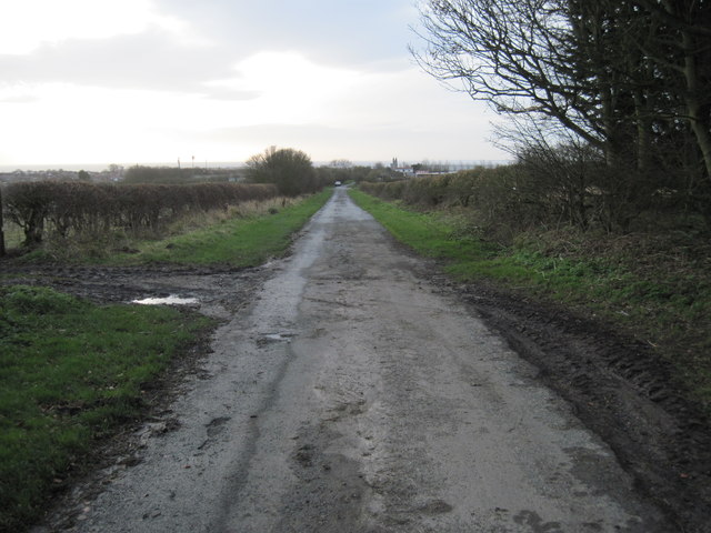 Pinfold  Lane  toward  Bridlington