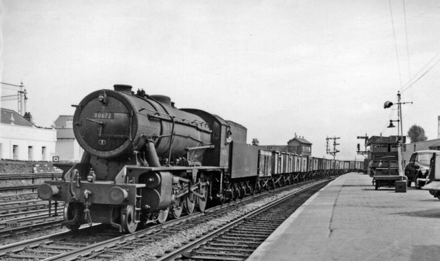 Down iron ore train entering Newport © Ben Brooksbank cc-by-sa/2.0 ...