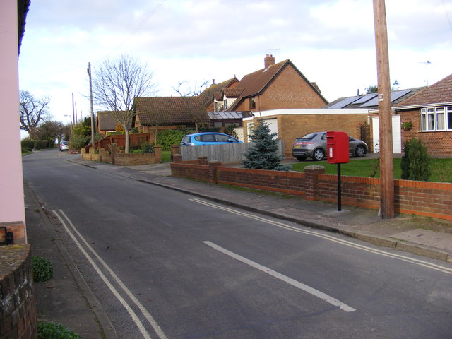 Holly Lane, Rushmere & 2 Holy Lane... © Geographer :: Geograph Britain ...