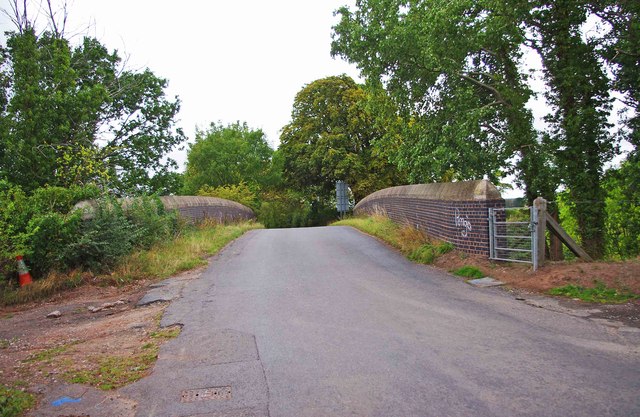 Railway bridge in Rectory Road, near Donington