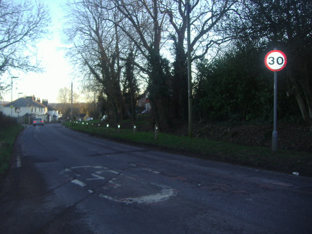 Cobham Road entering Fetcham