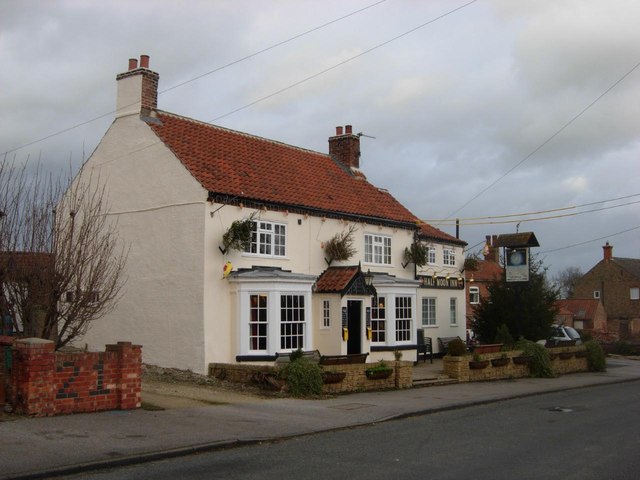 The Half Moon Inn, Willingham by Stow © Stephen McKay cc-by-sa/2.0 ...