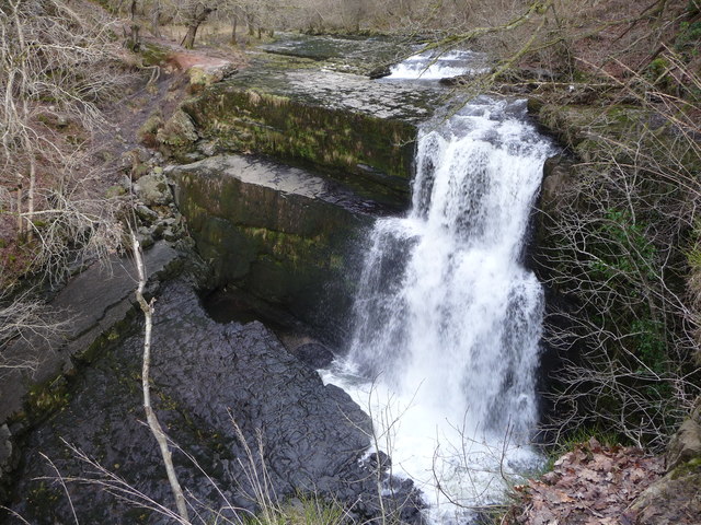 Sgwd Clun-gwyn waterfall