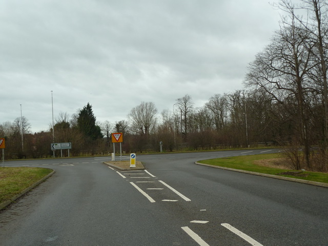 Road junction at the western end of Tempsford Road