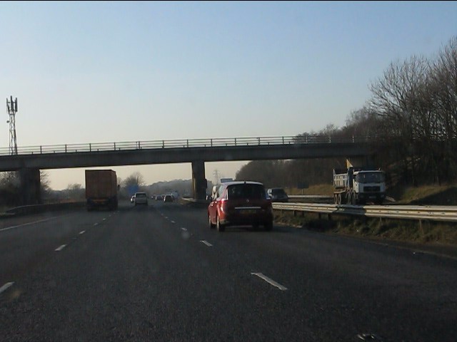 M62 motorway - Hall Lane overbridge