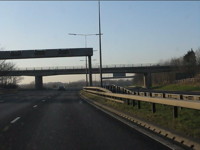 M62 motorway - Whitefield Lane... © Peter Whatley :: Geograph Britain ...