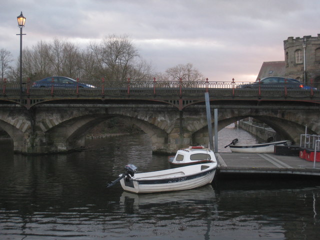 Clopton Bridge and moorings