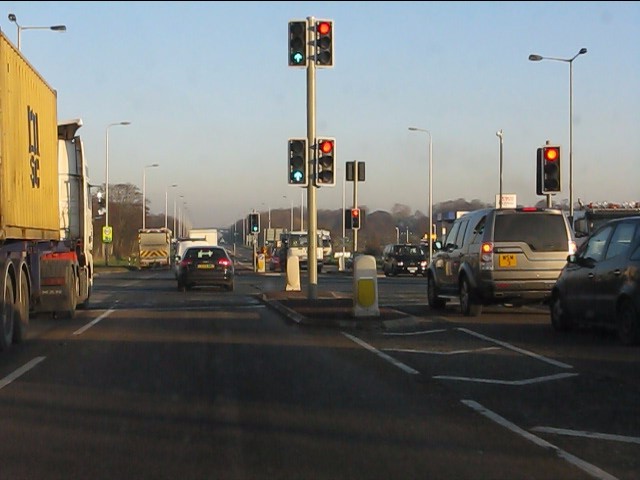 Co-acting traffic lights at the... © Peter Whatley :: Geograph Britain ...