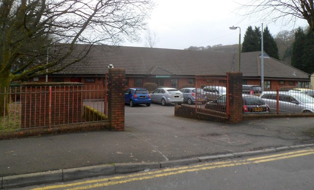 Welsh medium primary school, Ynyswen © Jaggery :: Geograph Britain and ...