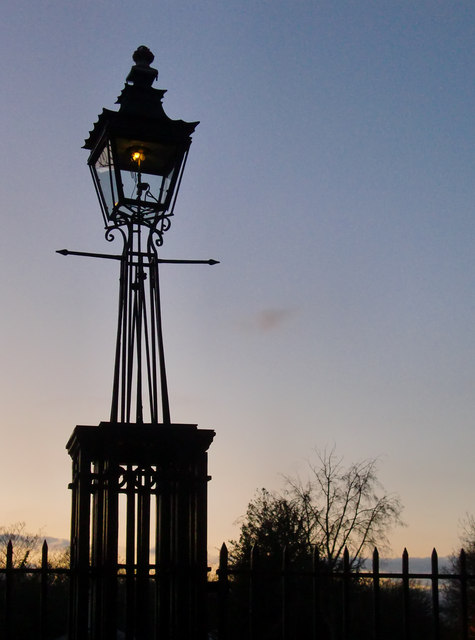 Gas lamp at Ham Gate, Richmond Park © Stefan Czapski :: Geograph ...