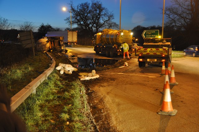Tiverton : North Devon Link Road A361 - Overturned Lorry