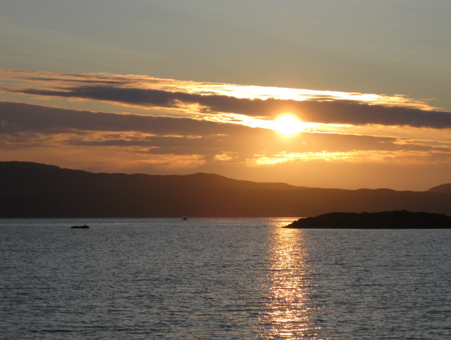 Approaching sunset from Carsaig jetty