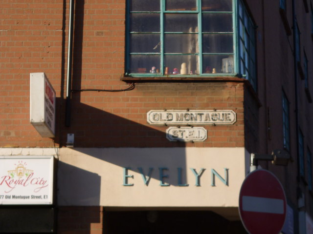 Street sign, Old Montague Street E1