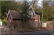 TQ2551 : Rock Cottage by Ian Capper