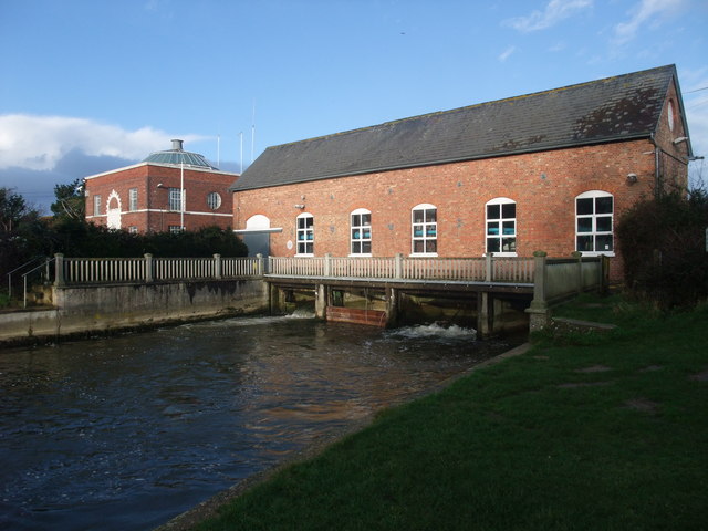 Avon Valley Path crossing the Avon