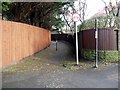 Footpath between Serpentine North and Merilocks Road