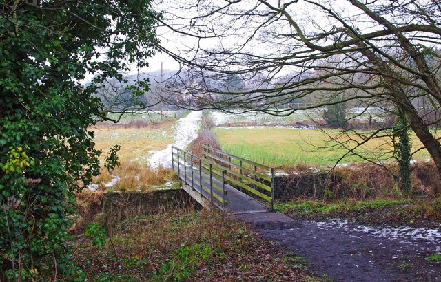 Public footpath to Wyre Mill Lane, near Wolverley