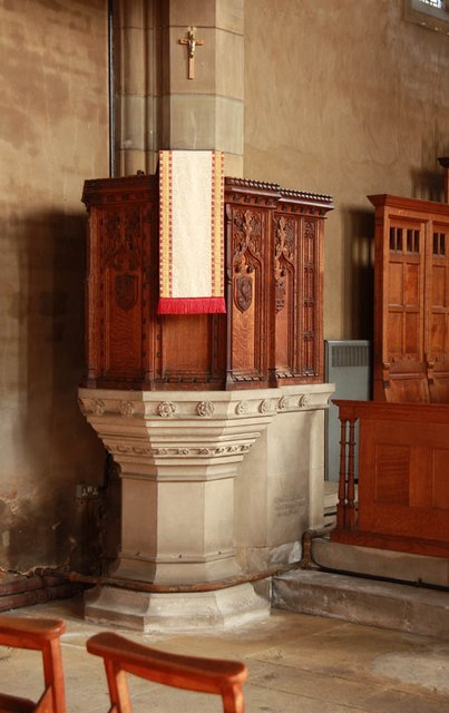 St Barnabas, Gorringe Park Avenue, Mitcham - Pulpit