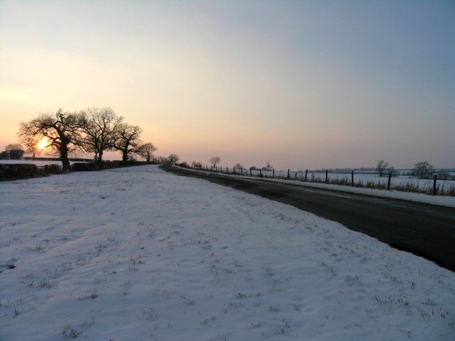 Oakham Road towards Knossington