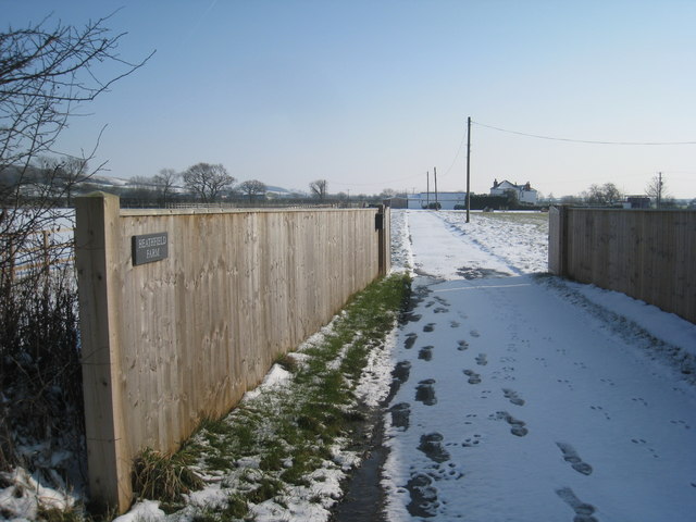 Entrance to Heatfield Farm