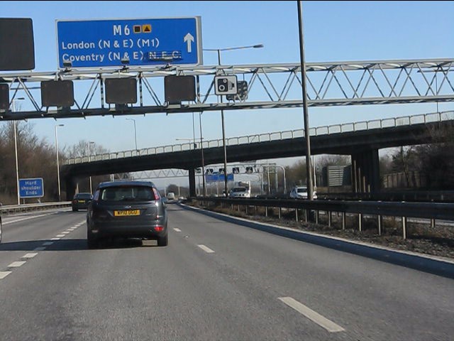 M6 motorway approaching the B4118... © Peter Whatley cc-by-sa/2.0 ...