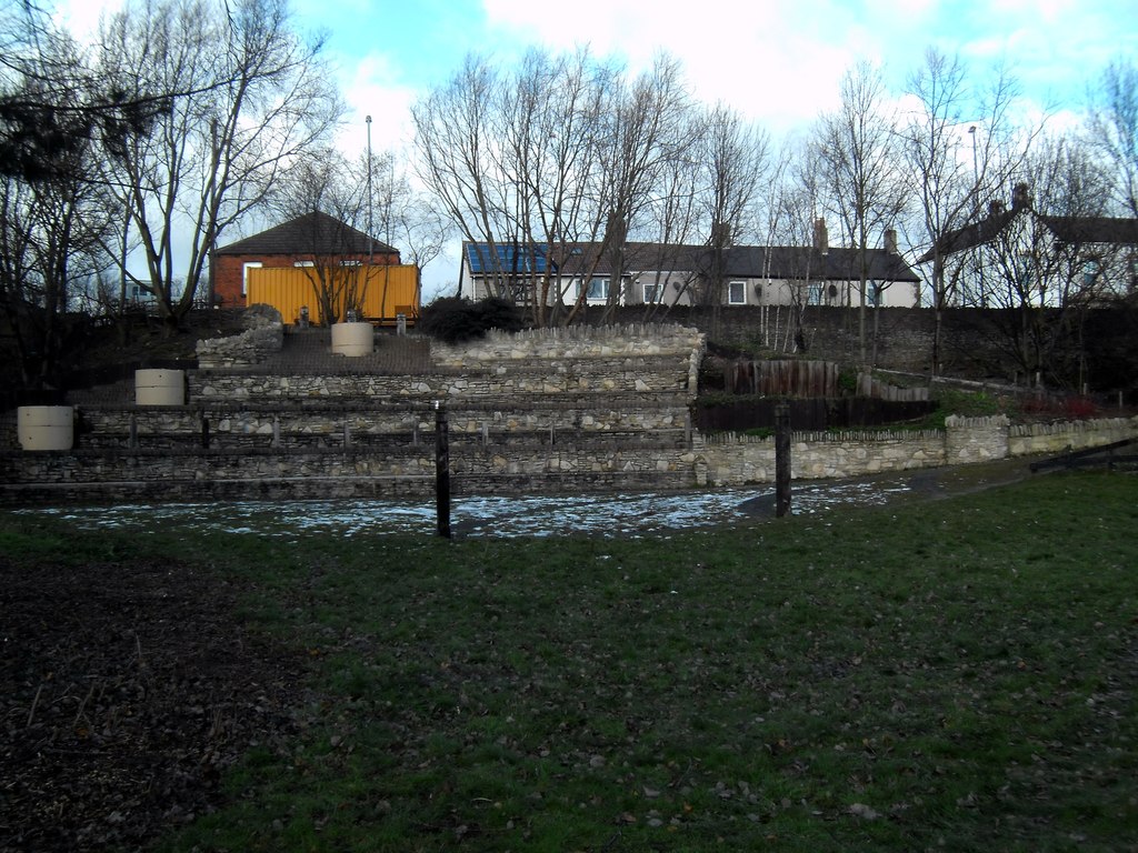 Knottingley Amphitheatre © derek dye ccbysa/2.0 Geograph Britain