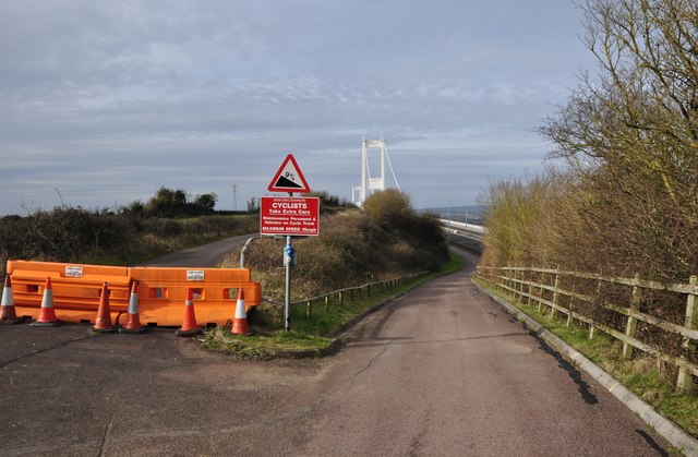 Severn Bridge : Footpath & Access Road © Lewis Clarke cc-by-sa/2.0 ...