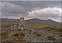 NM9375 : Summit area of Glas Bheinn by Trevor Littlewood