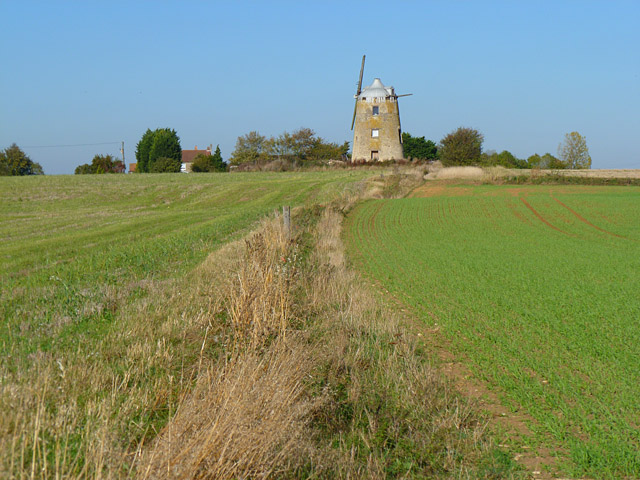 Farmland and windmill, Great Haseley