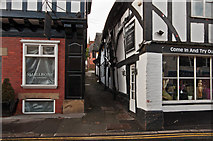 SJ7578 : A Gennell on King Street, Knutsford by Roger A Smith