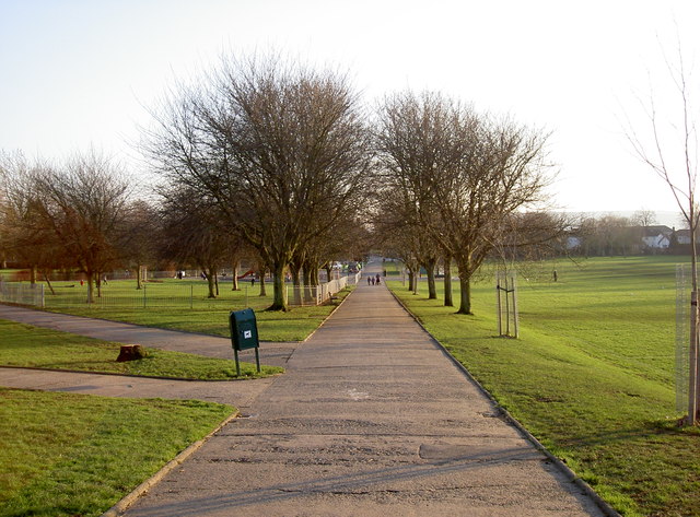 Redcatch Park © Neil Owen cc-by-sa/2.0 :: Geograph Britain and Ireland