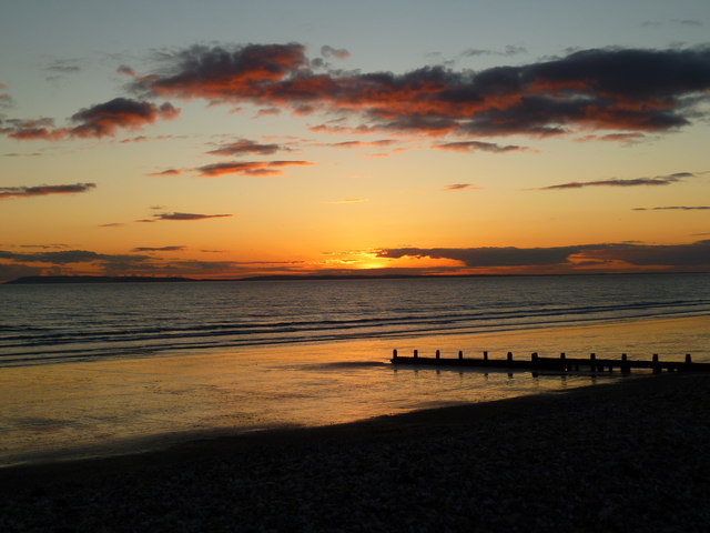 Sunset at East Wittering © Shazz cc-by-sa/2.0 :: Geograph Britain and ...