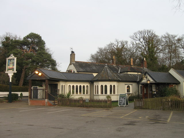 The Crown, Bransgore © Alex McGregor cc-by-sa/2.0 :: Geograph Britain ...