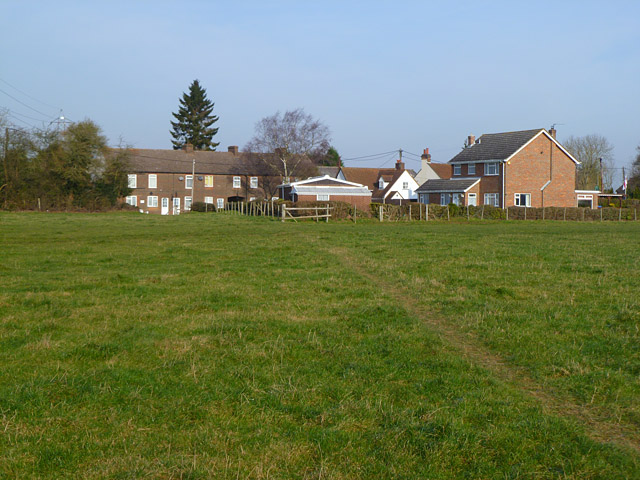 Pasture and houses, Lye Green, Chesham © Andrew Smith cc-by-sa/2.0 ...