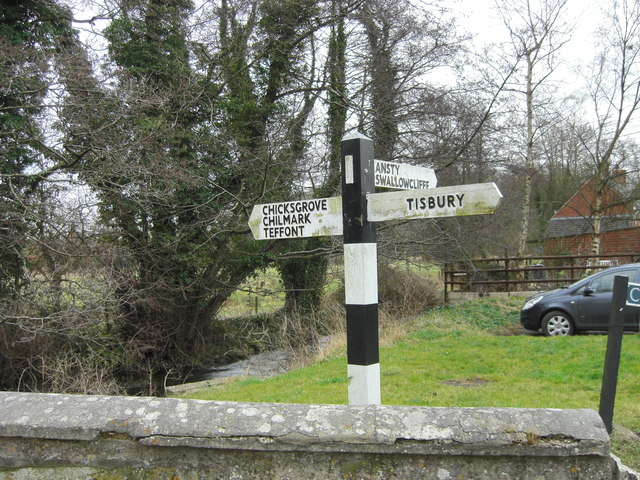 Fingerpost at Tisbury