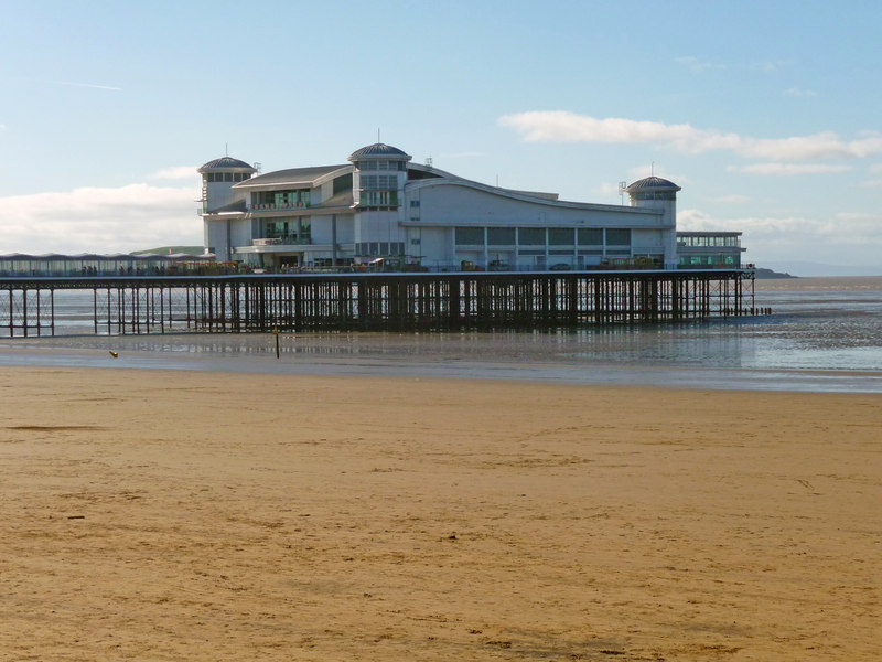 Weston-Super-Mare - The Grand Pier © Chris Talbot cc-by-sa/2.0