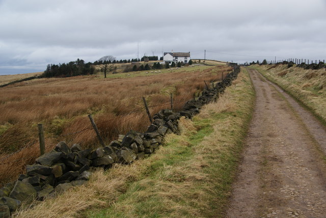 The Gritstone Trail approaching Bowstonegate