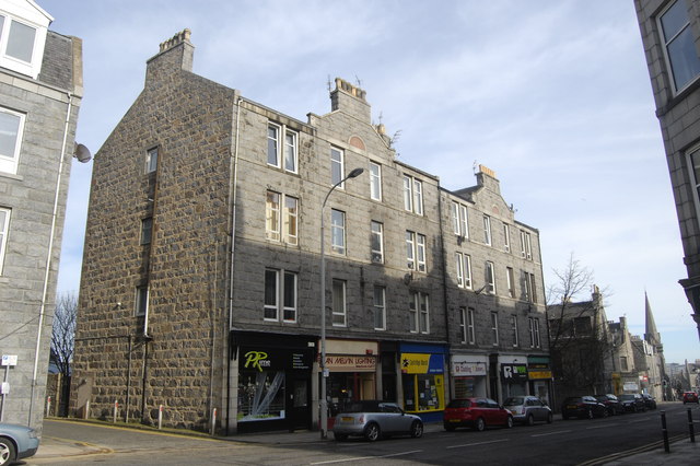 Granite block, Rosemount Place, Aberdeen © Bill Harrison :: Geograph ...