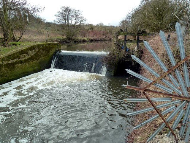 Weir on the River Rother © Graham Hogg :: Geograph Britain and Ireland