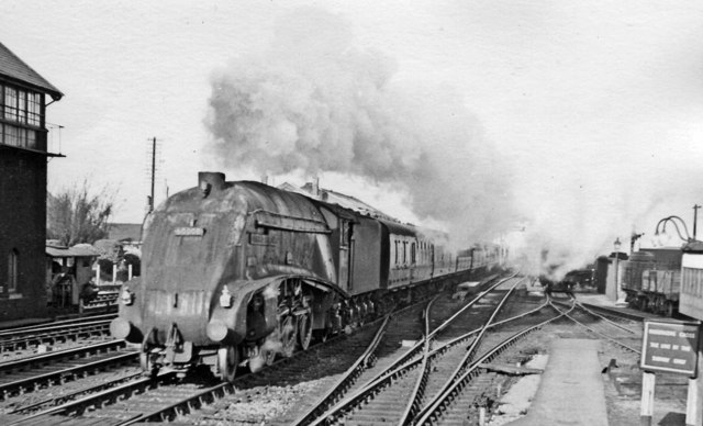 Up ECML express passing Hitchin © Ben Brooksbank :: Geograph Britain ...