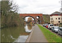 SO8555 : Railway bridge over the Worcester & Birmingham Canal, Worcester by P L Chadwick