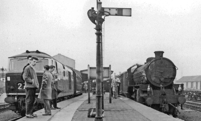 B-B Diesel-Hydraulic Beside An LNE B1... © Ben Brooksbank :: Geograph ...